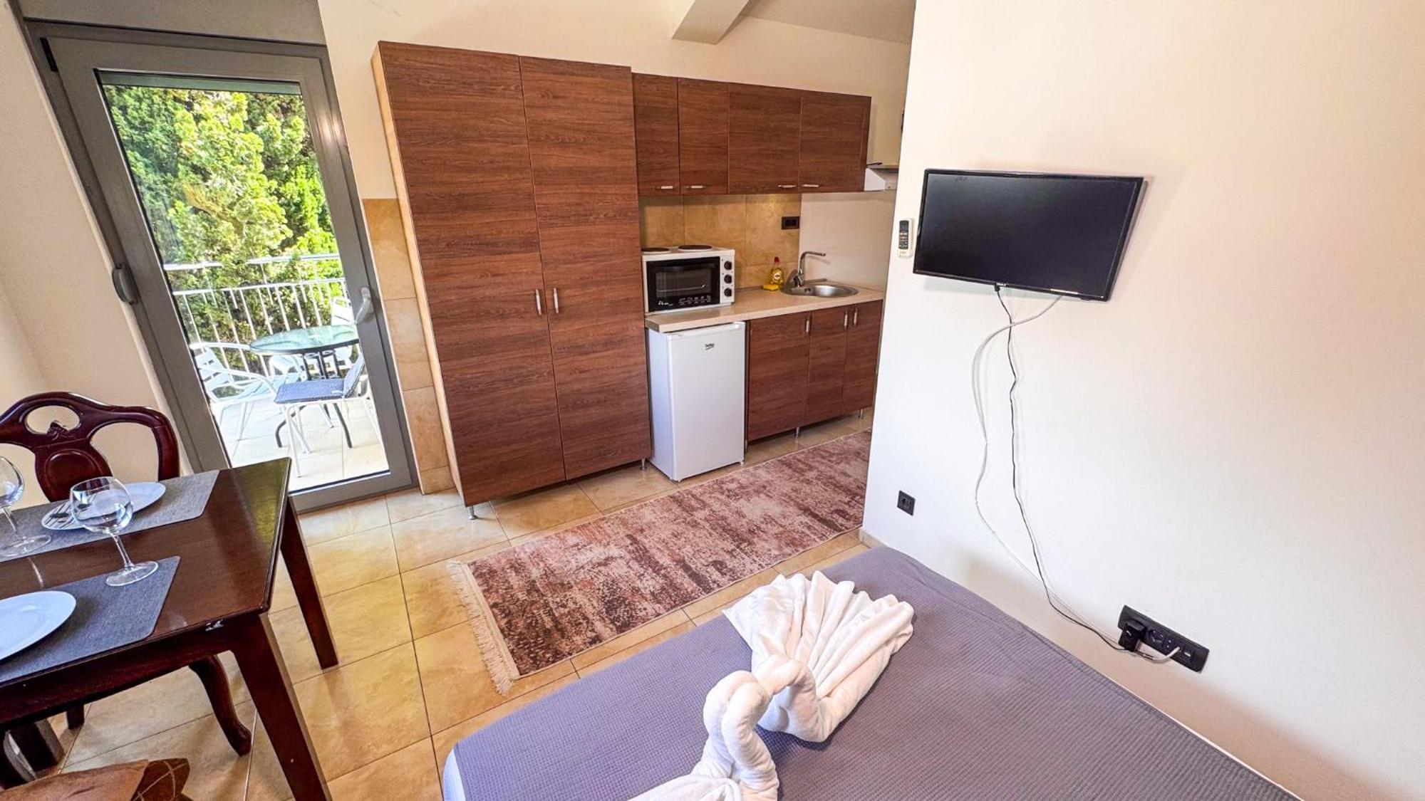 Qumi Apartments Tivat Exterior foto
