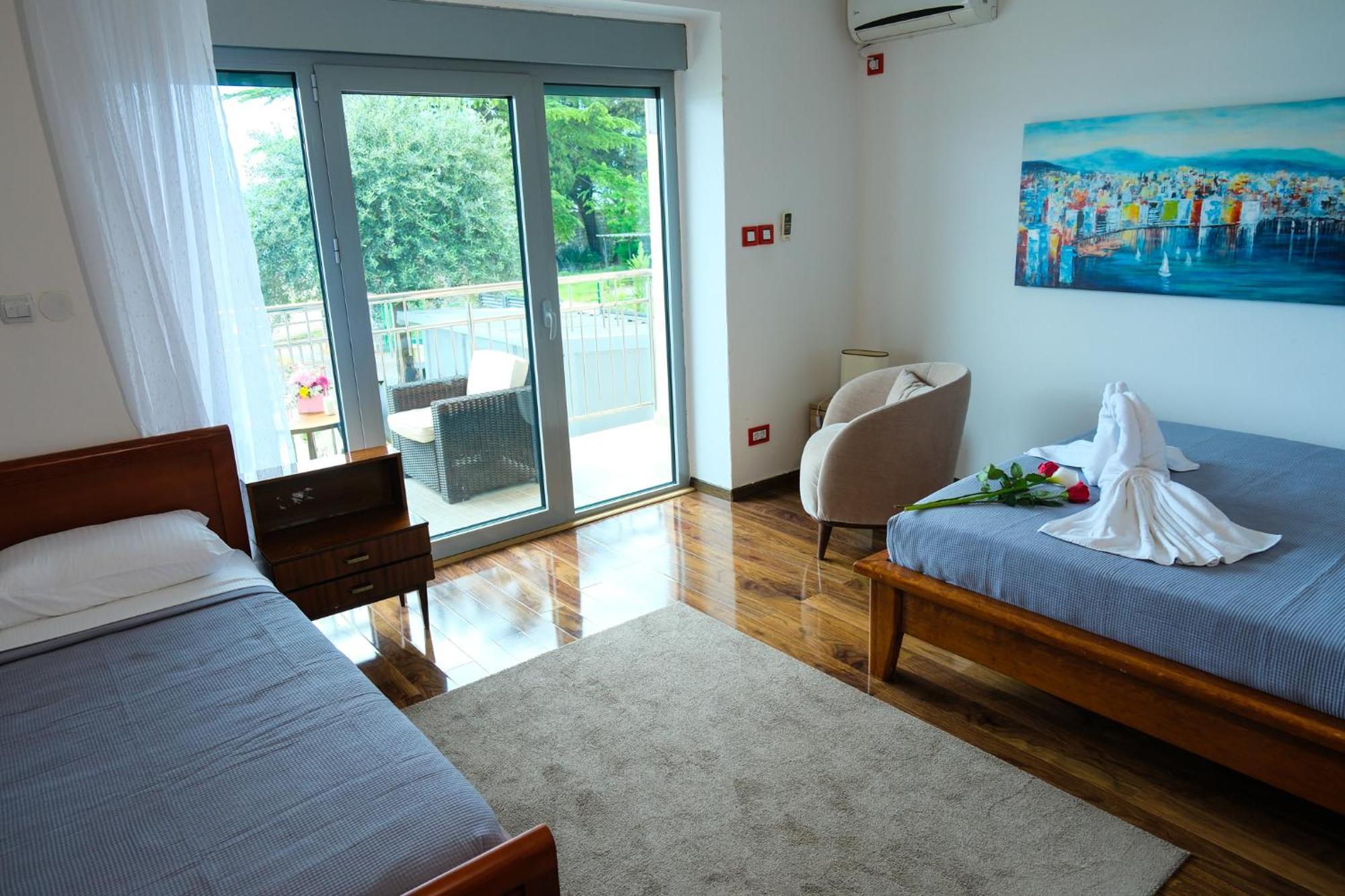 Qumi Apartments Tivat Exterior foto