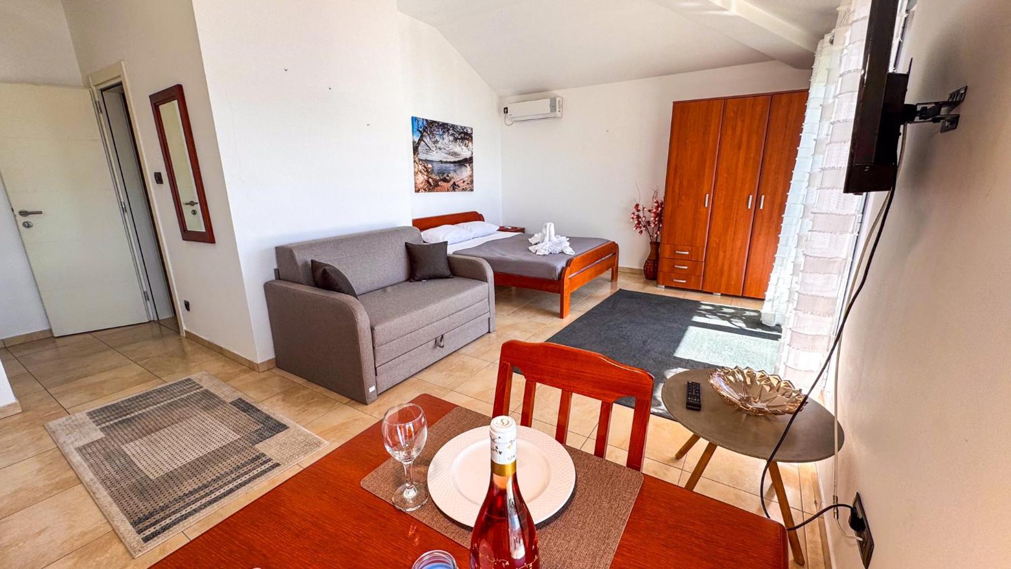 Qumi Apartments Tivat Exterior foto